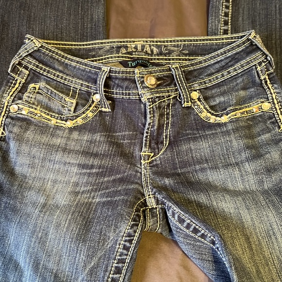 Women’s  Ariat flare jeans - Picture 2 of 5